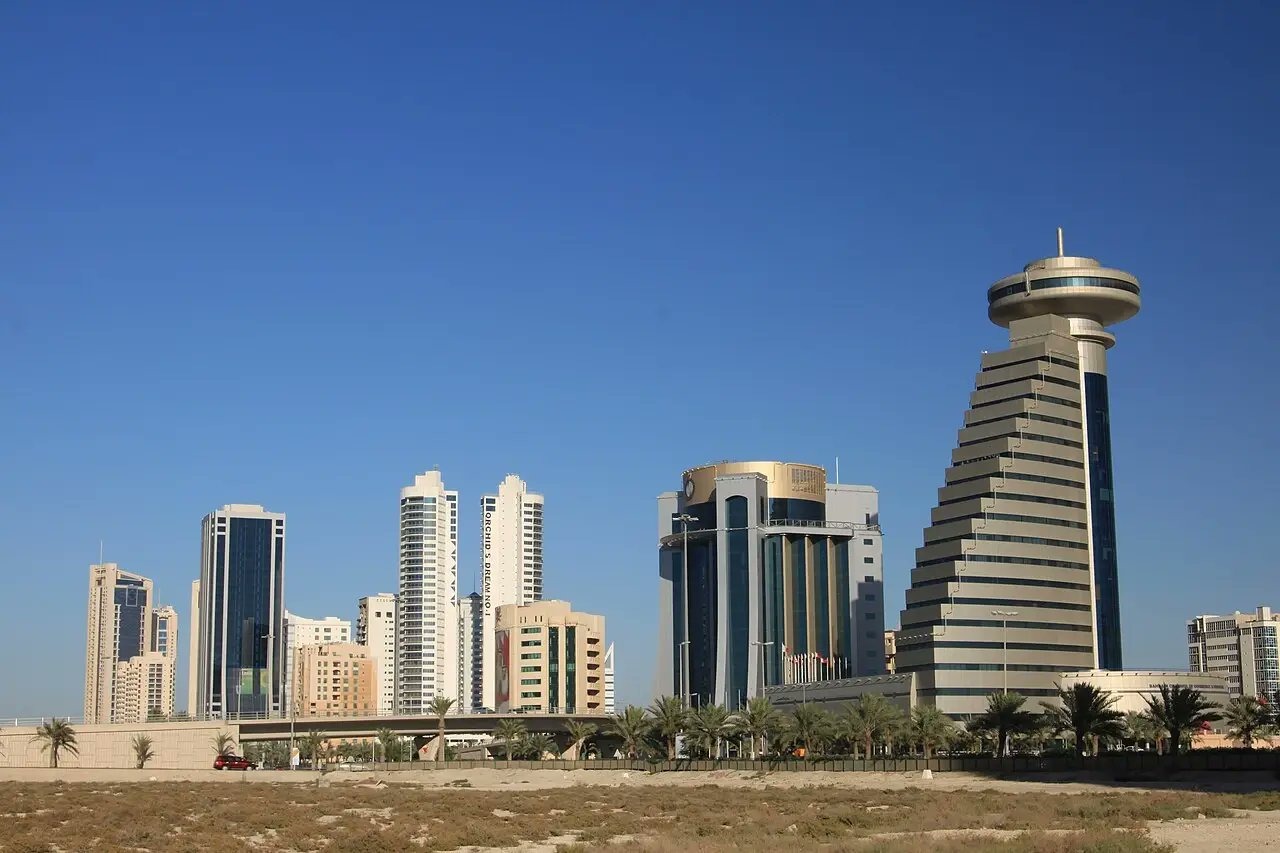 Bahrain Allows Expats to Work for Another Employer for 90 Days
